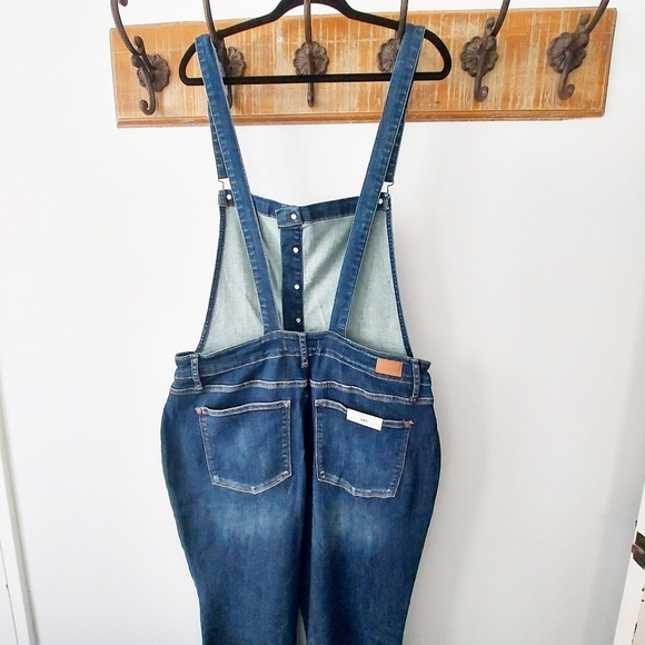 Judy Blue Raw Hem Tummy Control Flare Overalls NWT - Picture 6 of 17